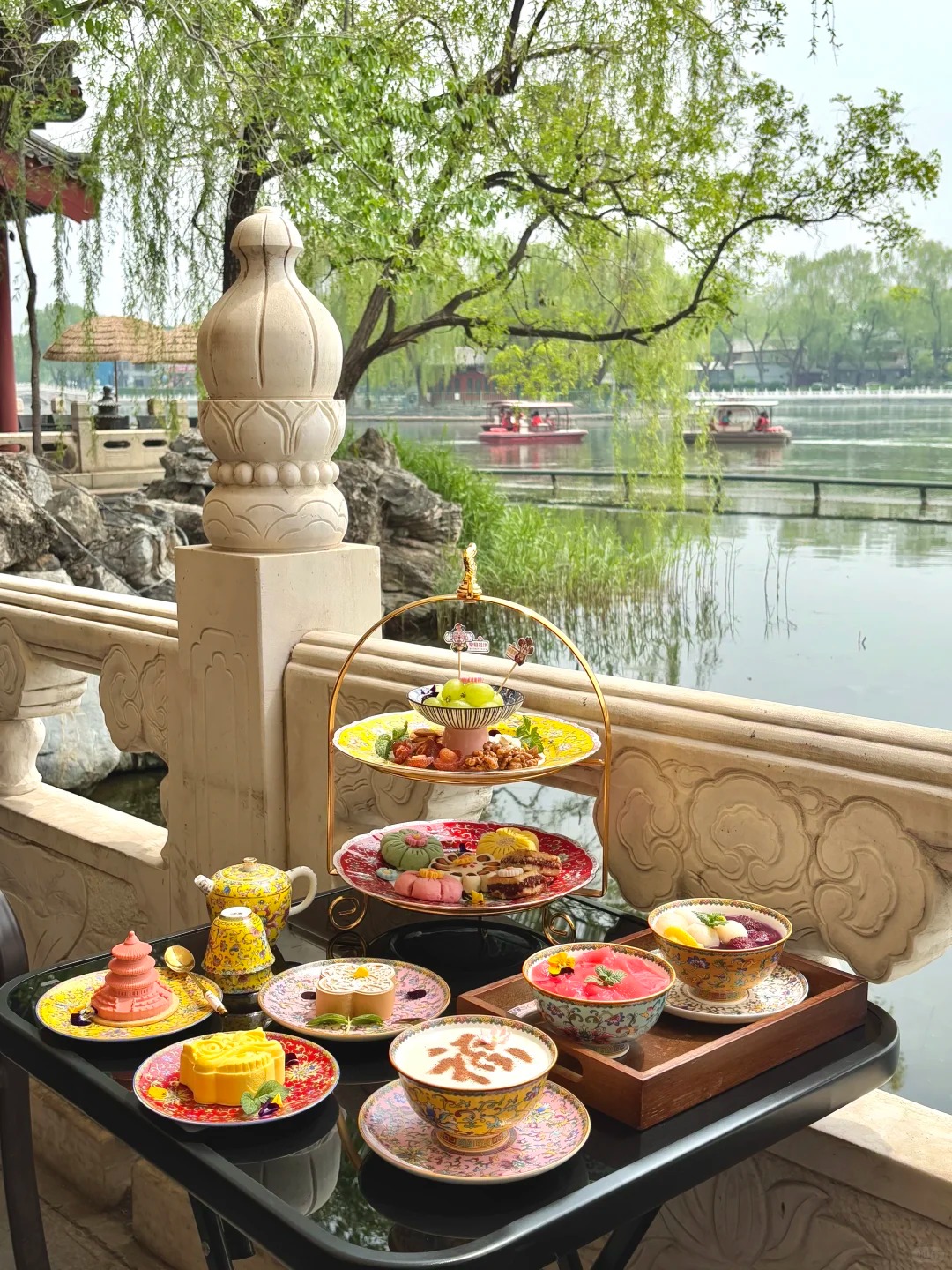 Ngồi nhâm nhi trà chiều bên hồ Hậu Hải – Trải nghiệm an yên giữa lòng Bắc Kinh
